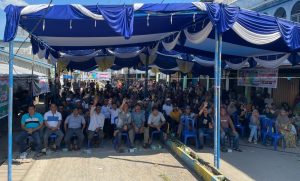 Ket foto: Haji Herman saat berdialog bersama ribuan warga Desa Belantaraya di sesi kampanye dialogis, Sabtu (26/10/2024).