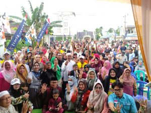 Ket Foto : Bakal Calon Bupati (balon) H Herman saat kampanye dialogis Inhil Hebat Bersholawat di Kecamatan Tempuling, Kamis (14/11/2024).
