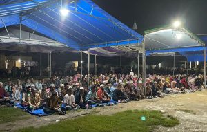 Ket foto: Ribuan Masyarakat hadiri kampanye dialogis dan tabligh akbar di lapangan teratak Kelurahan Teluk Pinang, Selasa (19/11/2024).