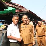 Bupati Herman Tinjau TPS Pedagang Yos Sudarso, Percepat Relokasi Demi Kelancaran Pembangunan Pasar Rakyat