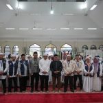 Bupati Inhil Diwakili Staf Ahli, Lepas 100 Jemaah Umroh PT Azzam Khalif Baitullah