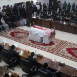 Wakil Bupati Yuliantini Hadiri Pelepasan Jenazah H. Andi Rusli, Antarkan Hingga ke Pemakaman di Keritang