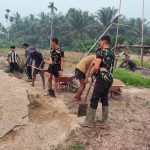 ​Buka Akses Ekonomi Pesisir, Satgas TMMD ke-130 Kodim 0314/Inhil Kebut Semenisasi Jalan 1 Km di Kuala Lemang